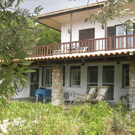 'old Olives' - Seafront Garden Flat