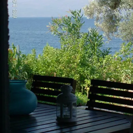 Дом отдыха 'old Olives' - Seafront Garden Flat